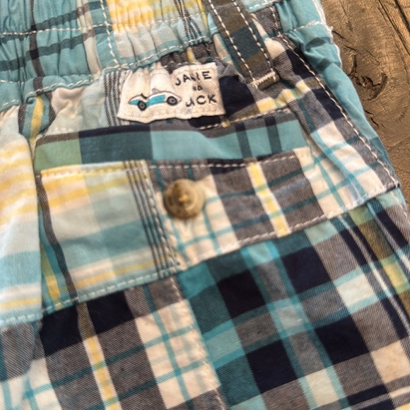 Janie and Jack Checkered Shorts 6 -12 months - Picture 3 of 4